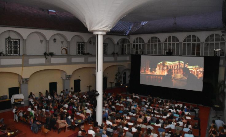 Der Schlosshof St. Peter/Au ist Schauplatz einiger Filmabende. (Foto: Marktgemeinde St. Peter/Au)