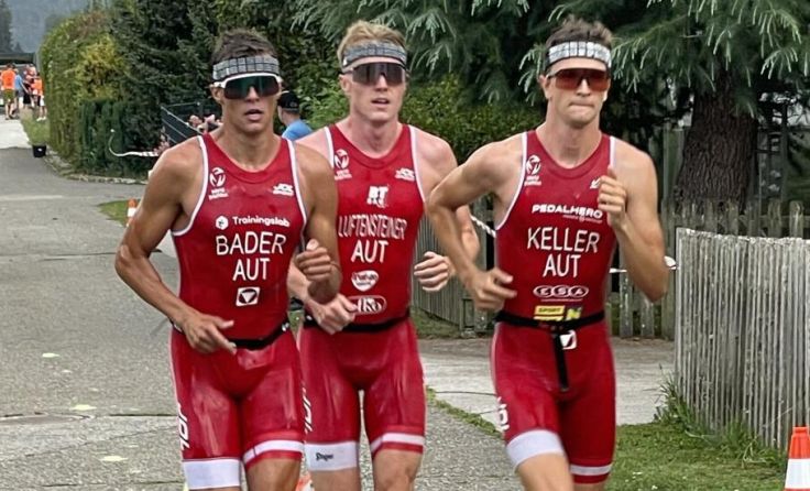 Der Amstettner Triathlet Niklas Keller (rechts) beim Kraigerseetriathlon in Kärnten (Foto: Privat)