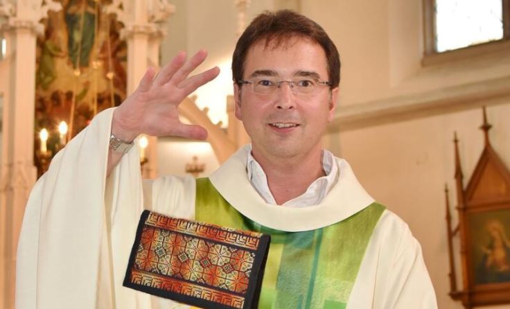 Zauberer und Priester Gert Smetanig (Foto: zVg Smetanig)