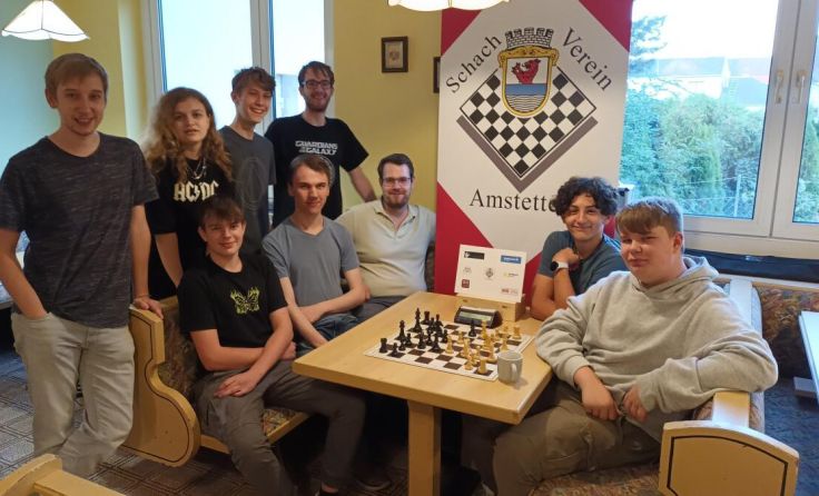 Der gesamte Kader der Jugendmeisterschaft des Schachvereins Amstetten (Foto: Schachverein Amstetten)