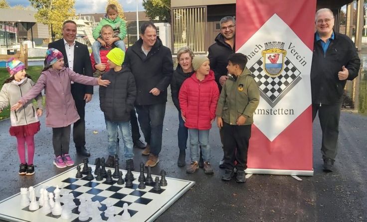 Schnitzeljagd im Uferpark (Foto: Schachverein Amstetten)