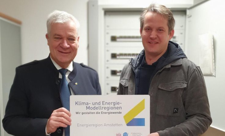 LAbg. Bgm Anton Kasser (l.) mit Lukas Prenner von Energy Family (Foto: GDA WAL)