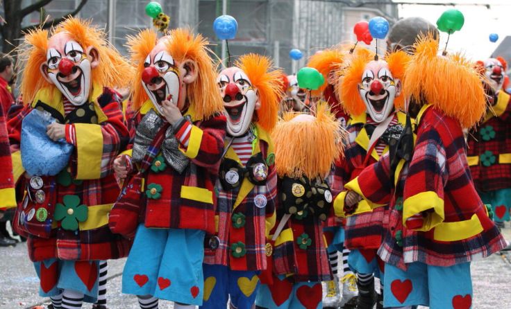 Der Fasching wird allerorts mit Umzügen gefeiert (Symbolfoto). (Foto: slop/stock.adobe.com)