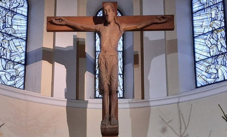 Kreuz in der Amstettner Herz Jesu Kirche (Foto: Wolfgang Zarl)