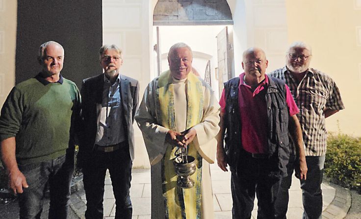 Amstettner Uraltkirchlein Sankt Agatha erhielt neue Außenbeleuchtung (Foto: Wolfgang Zarl)