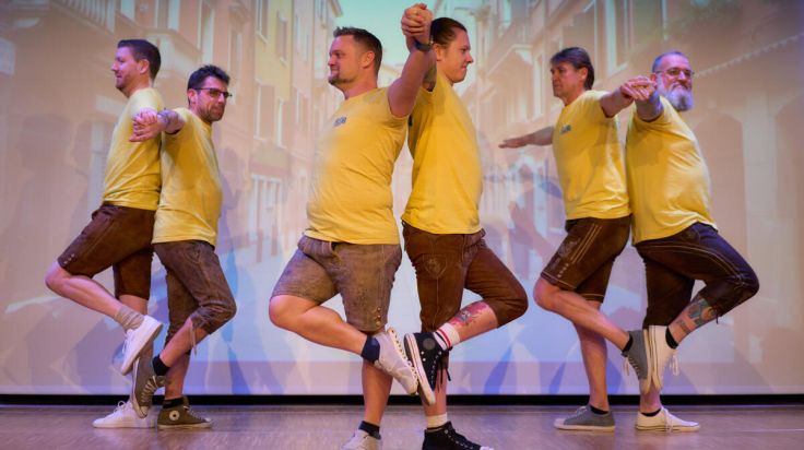 Astna Gfrasta sorgen mit Faschingskabarett für närrische Stimmung