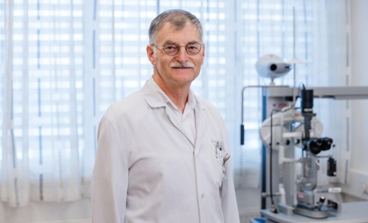 Oberarzt Peter Pfoser, stellvertretender Leiter der Augenabteilung (Foto: Barmherzige Brüder)