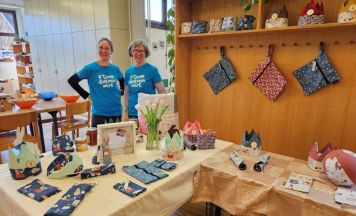 Kunsthandwerk, Kasperl und Ponyreiten beim Ostermarkt am Linzerberg