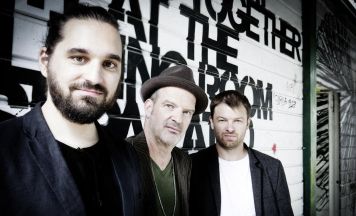 Trio Lepschi und Wolfgang Muthspiel live im Meierhof Burg Clam