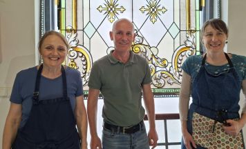 Nußbacher Glasmanufaktur restauriert historische Kirchenfenster