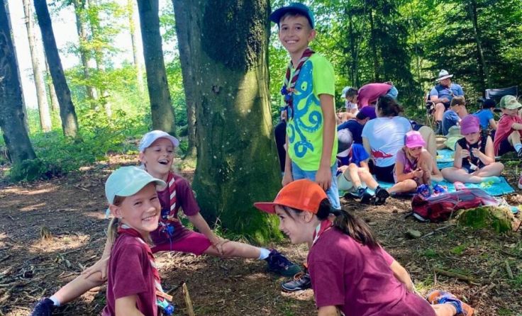 Kinder der Pfadis Leonding genießen spielerisch die Natur. (Foto: Pfadis Leonding)