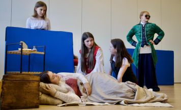 Jugendtheater in Rufling bringt Shakespeare neu auf die Bühne