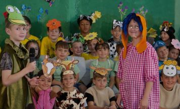 Volksschule Pergkirchen begeisterte mit Musical „Das kleine Ich bin ich“