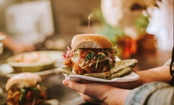Ein köstlicher Burger vom Street Food Market (Foto: funABC)