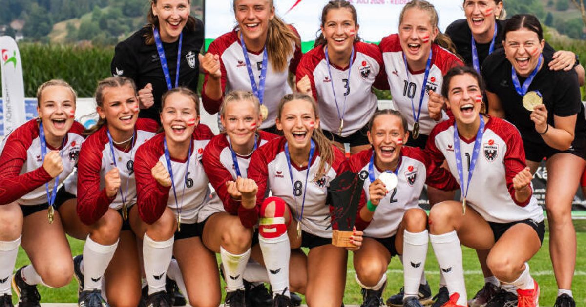 Fistball players defend U18 world championship title