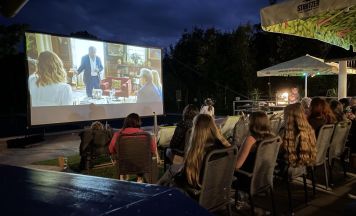 Sommerkino im Freibad Arbing zeigt „Die progressiven Nostalgiker“