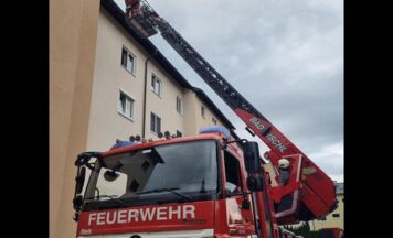 Feuerwehr rettete Person aus versperrter Wohnung