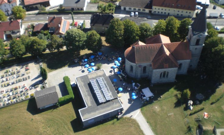 Luftaufnahme des Streetfood Festivals in Eggendorf/Traunkreis (Foto: Manfred Stadlinger)
