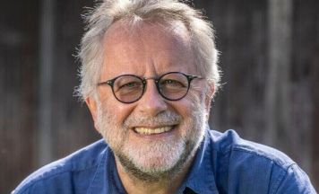 Krimi-Bestsellerautor Herbert Dutzler liest in Niederneukirchen