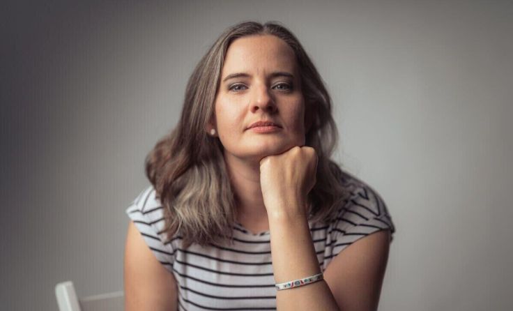 Elli Bauer präsentiert ihr Kabarettprogramm „fAngst?“. (Foto: Reithofer Media)