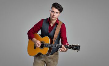 Chris Steger mit Dahoam Tour live in Leonding