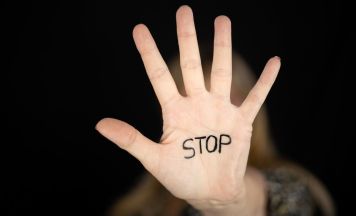 Podiumsdiskussion zu Gewalt gegen Frauen in Traun