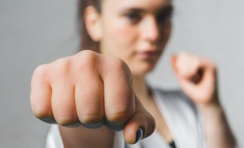 Selbstverteidigungskurs für Frauen und Mädchen ab 14 Jahren in Kronstorf