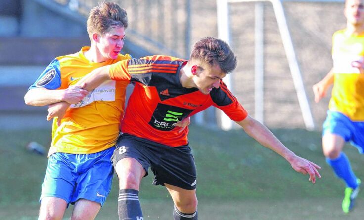 St. Martin/M. (l.) unterlag der Spielgemeinschaft Neuhofen/Ried 1:2. Foto: Furtner
