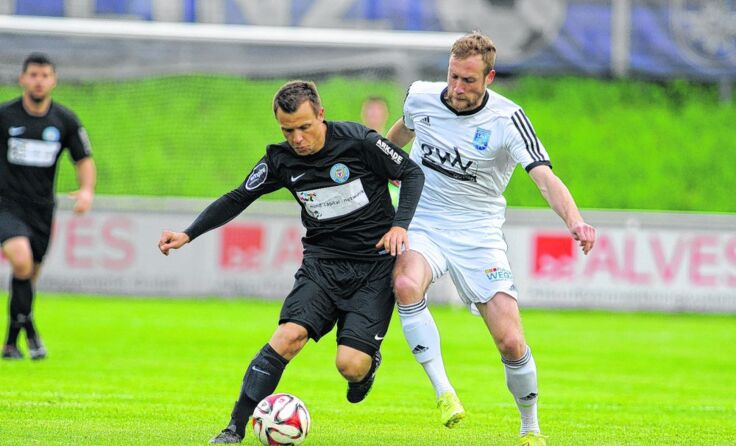 SU Edelweiß Linz (r.) lag zwei Mal zurück, gewann aber noch 4:2. (Meier)