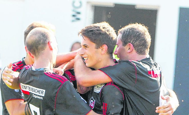 Gurtner Erleichterung und Jubel nach der Führung durch Rene Wirth Foto: Furtner