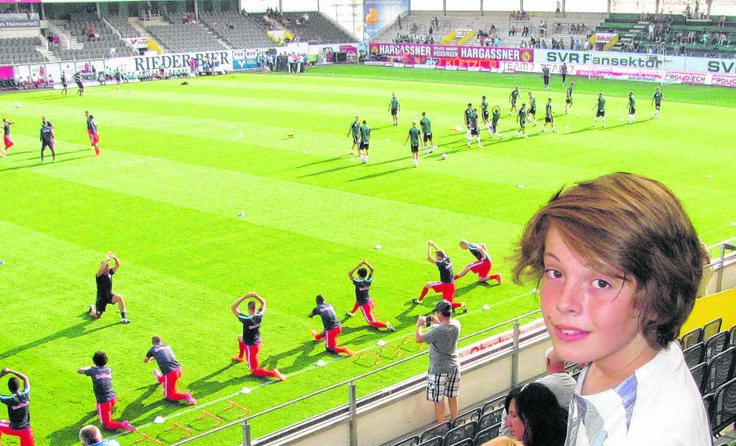 Für Landesligist SK St. Magdalena kickt der 13-jährige Fabio Schöftner. Foto: Berles