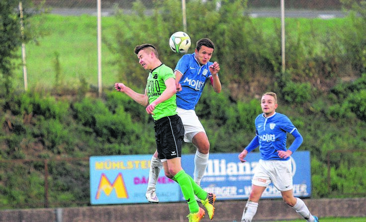 Jakub Rosulek (l.) fertigte mit Rohrbach/Berg TSV St. Georgen/Gusen ab. Fotos: Pirkes