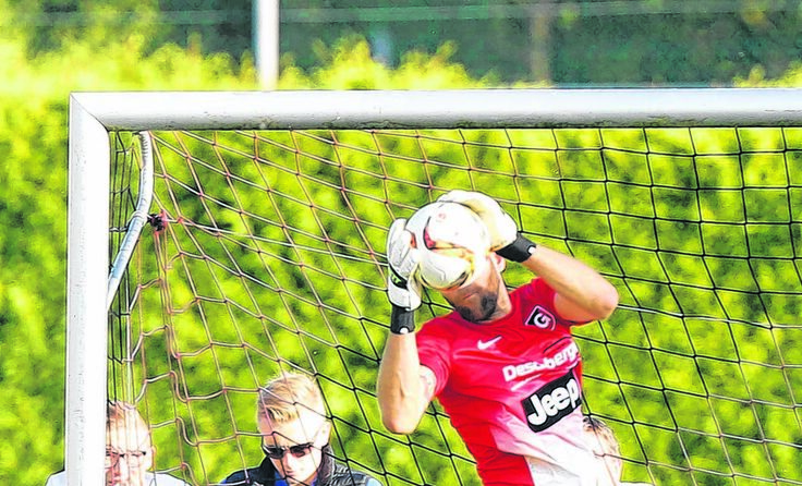 Erst in der 93. Minute schlug es im Gehäuse von Gurtens Torhüter Florian Berger ein. Foto: Furtner
