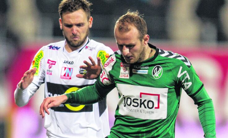 Ried (vo. Gernot Trauner) verlor daheim gegen Tabellennachbar Altach. Foto: GEPA