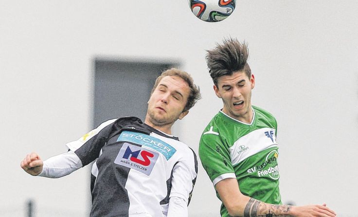 SV Friedburg (r.) und OÖ-Liga-Absteiger UFC Eferding trennten sich 2:2. Foto: Furtner
