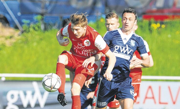 Edelweiß (r. Akif Imamovic) verlor daheim gegen Leader Grieskirchen. Foto: Meier