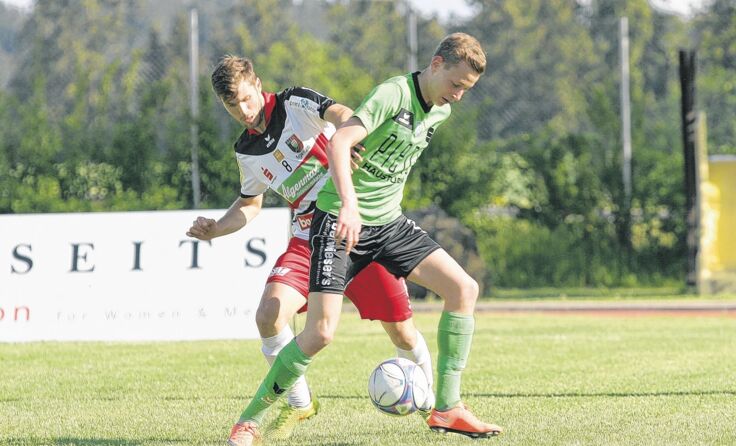 SU Rohrbach/Berg (r. Lukas Gahleitner) besiegte Askö Pregarten 1:0. Foto: Pirkes