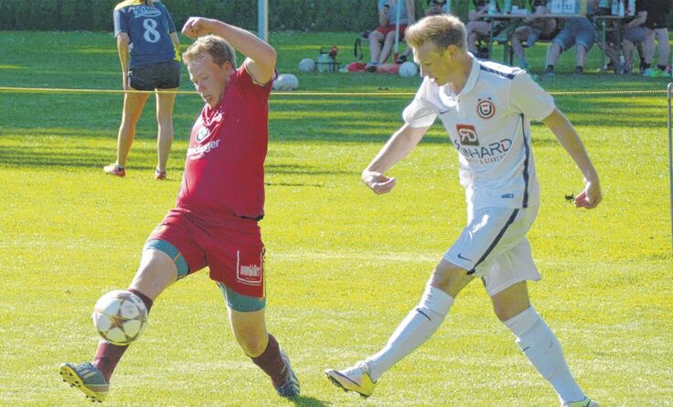 Oepping (r.) gewann in Niederwaldkirchen 3:0, Haslach war spielfrei. Foto: Prem