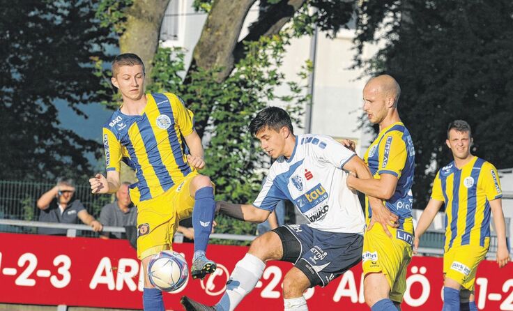 Torlos trennten sich Donau Linz und die Bad Ischler „Kaiserjäger“. Fotos: Meier