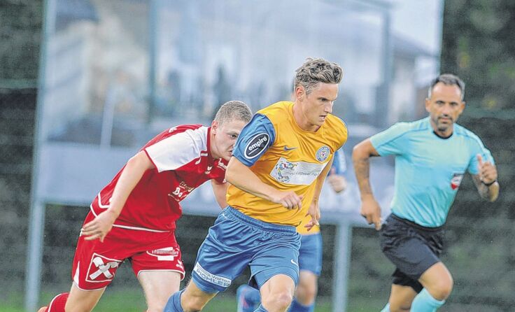 Favorit St. Martin/M. (vo.) fertigte im Landescup Altenberg mit 5:1 ab. Foto: Meier