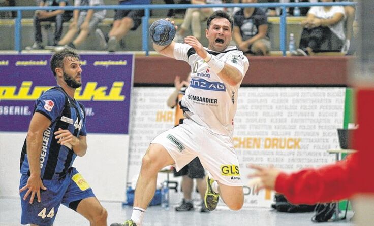 Mit einem Sieg startete der HC LINZ AG (r.) in die neue Saison. Foto: Wolfgang Pichler