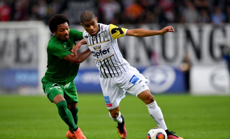 Otavio (r.) schnitzte beim Gästeausgleich, gewann mit dem LASK aber 3:1. Foto: GEPA