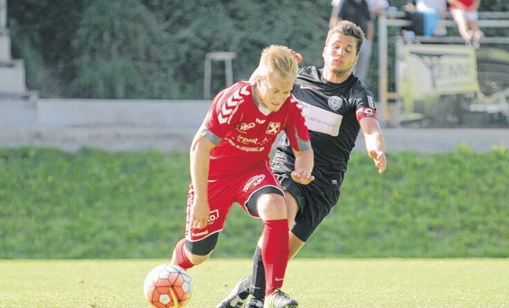Michal Kanak (vo.) traf für Neustift/Oberkappel gegen St. Martin 1b. Foto: Pirkes