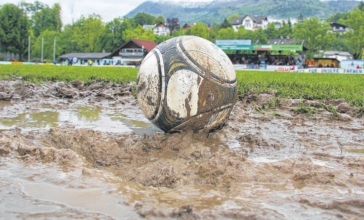 Regen und Schnee setzten vielen Plätzen in Oberösterreich zu. Foto: Hörmandinger