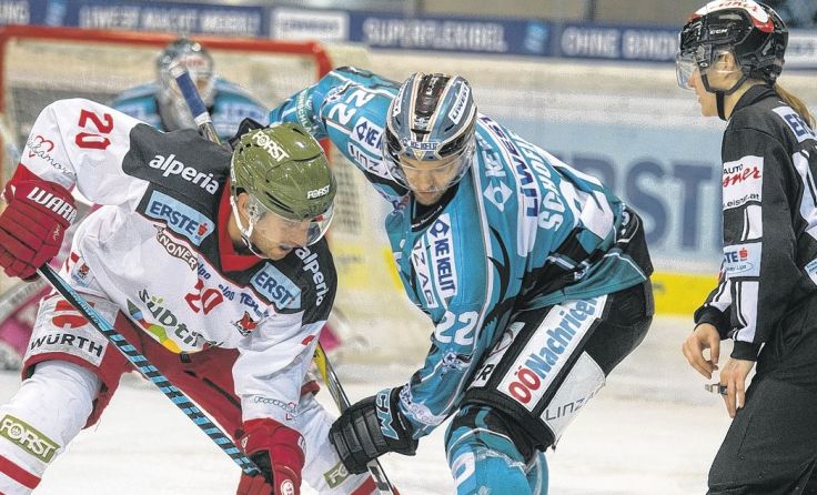 Die erste Saisonniederlage gegen Bozen kassierten die Black Wings. Foto: BWL/Eisenbauer