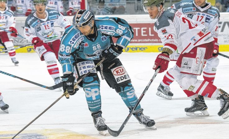 Dan DaSilva traf für die Black Wings zum zwischenzeitlichen 2:2. Foto: BWL/Eisenbauer