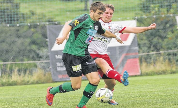 Sechs Tore erzielte im Herbst UFC Eferdings Marko Kolakovic (l.). Foto: Pirkes