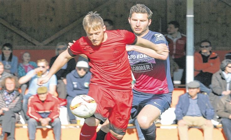 Neustift/Oberkappel (vo. Michal Kanak) besiegte Walding 2:1. Foto: Pirkes