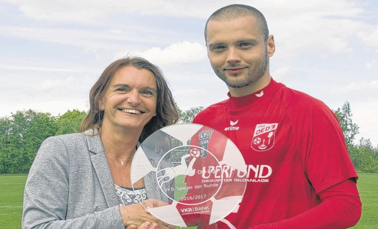 Sorin Ciobanu (28) mit Christa Prohaska von der VKB-Bank Traun. Foto: Lui
