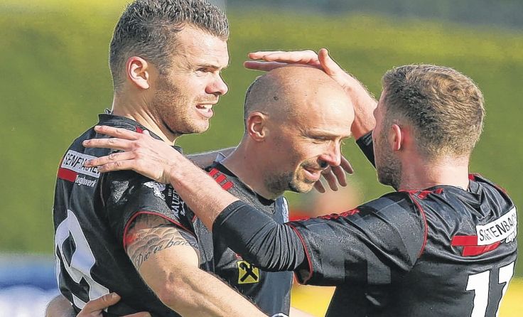 Feierlaune: Vier Runden unbesiegt ist Regionalligist SU Gurten. Foto: Furtner
